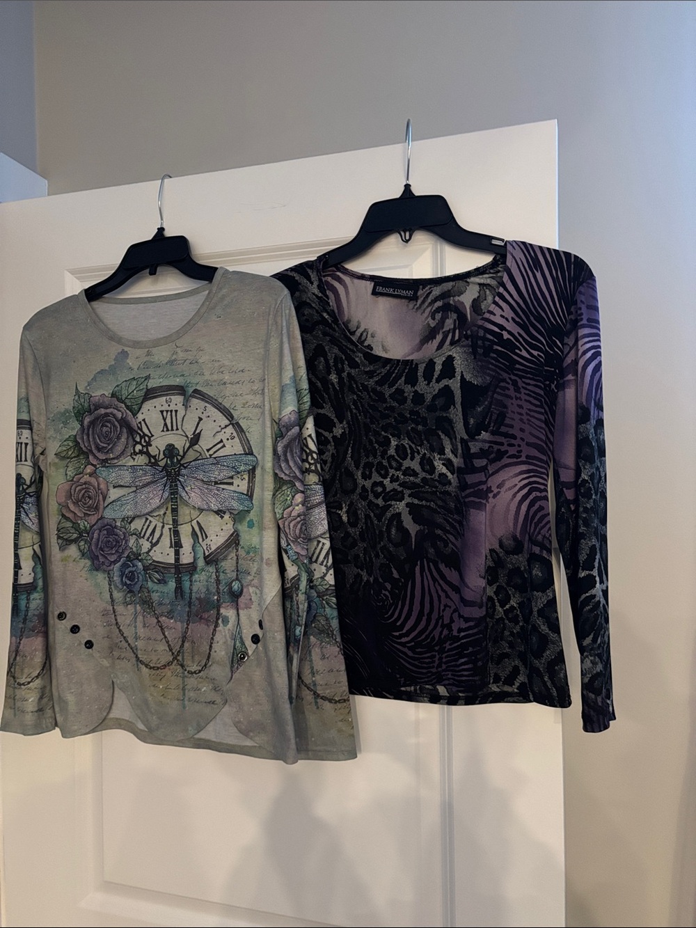 Dragonfly Clock Print Long-Sleeve Top - Gray & Frank Lyman top